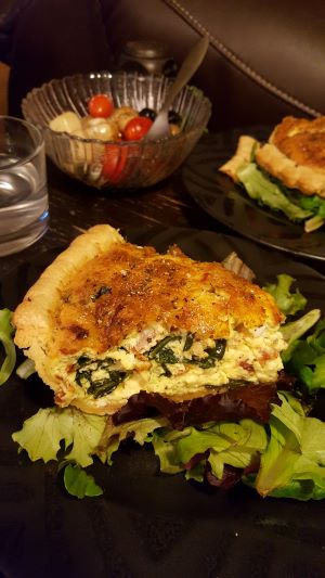 Quiche with Spinach with Mixed Salad-1